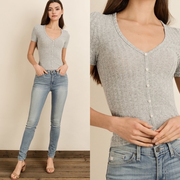 ‘Try Me’ Ribbed V-Neck Knit Tee - Picture 3 of 8